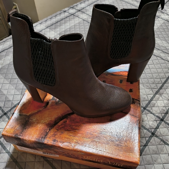 Bella Vita Shoes - Bella Vita Dark Brown Heeled Boots